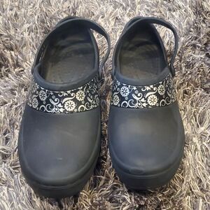 Crocs Womens Size 11